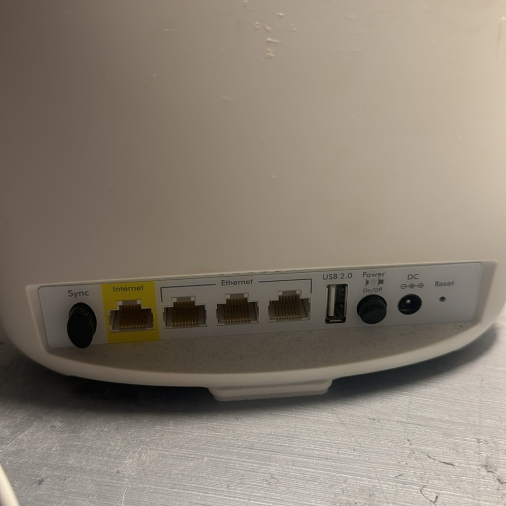 ORBI Mesh Router Satellite - Picture 4 of 8